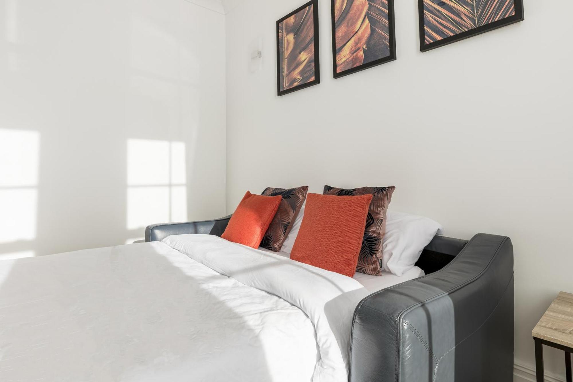 Modern Aptmt, 2 Stops To Central London, Smart Lock, Netflix Ealing Buitenkant foto