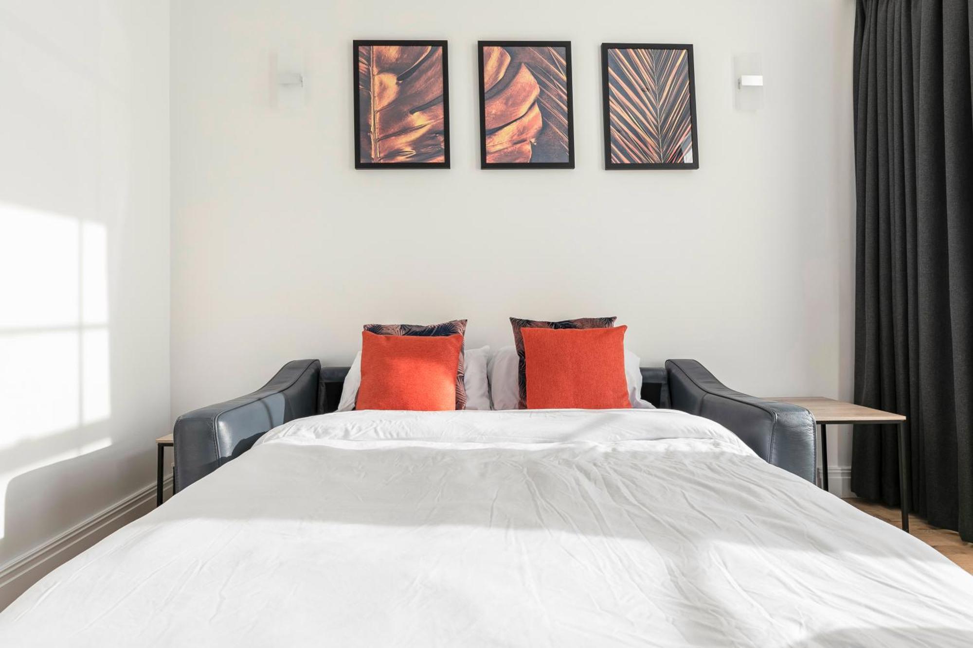 Modern Aptmt, 2 Stops To Central London, Smart Lock, Netflix Ealing Buitenkant foto
