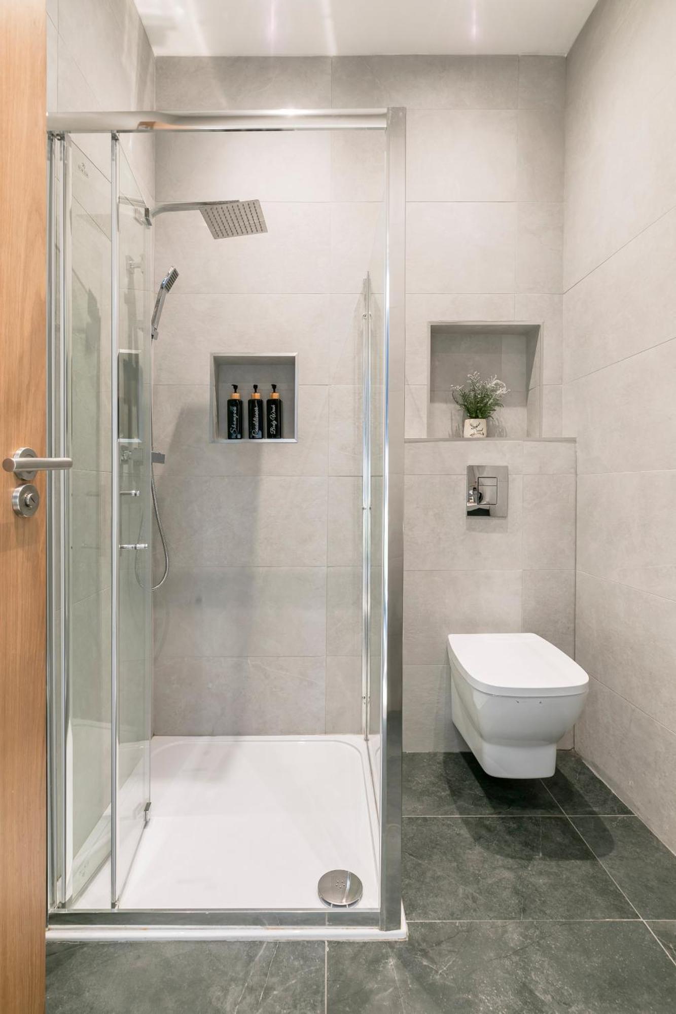 Modern Aptmt, 2 Stops To Central London, Smart Lock, Netflix Ealing Buitenkant foto