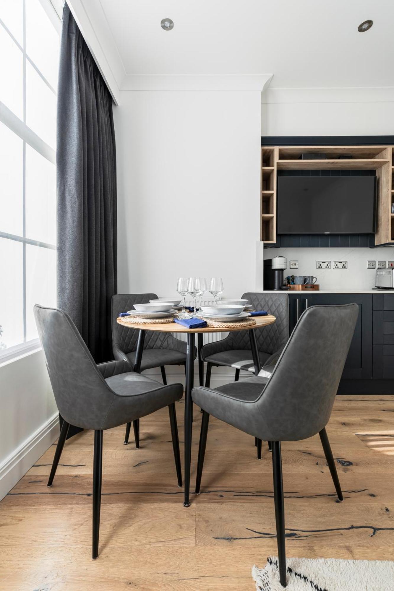 Modern Aptmt, 2 Stops To Central London, Smart Lock, Netflix Ealing Buitenkant foto